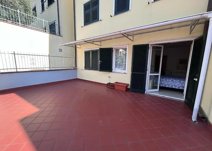 Casa Nora Giardino E Box Auto Специя