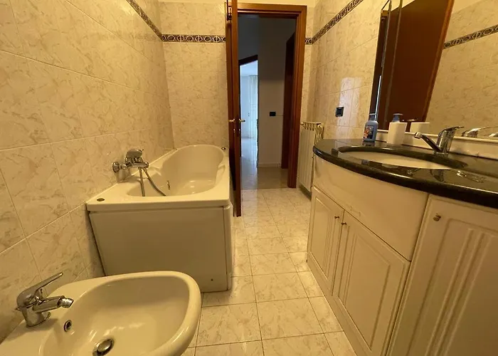 Casa Nora Giardino E Box Auto * Специя