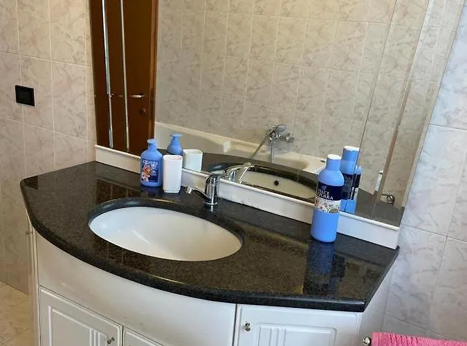 Casa Nora Giardino E Box Auto Апартаменты *