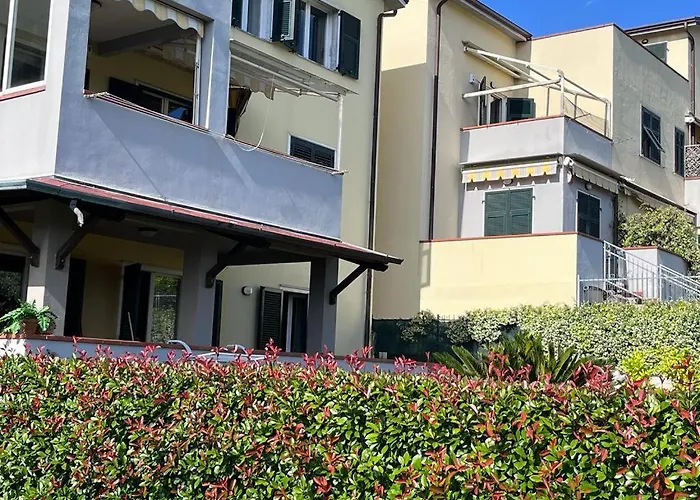 Casa Nora Giardino E Box Auto Специя