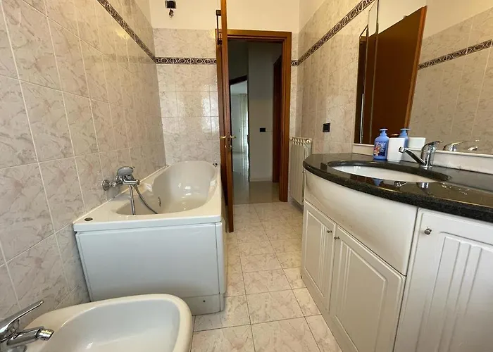 Casa Nora Giardino E Box Auto Апартаменты *