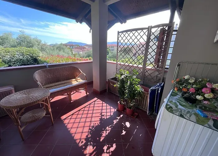 Casa Nora Giardino E Box Auto * Специя